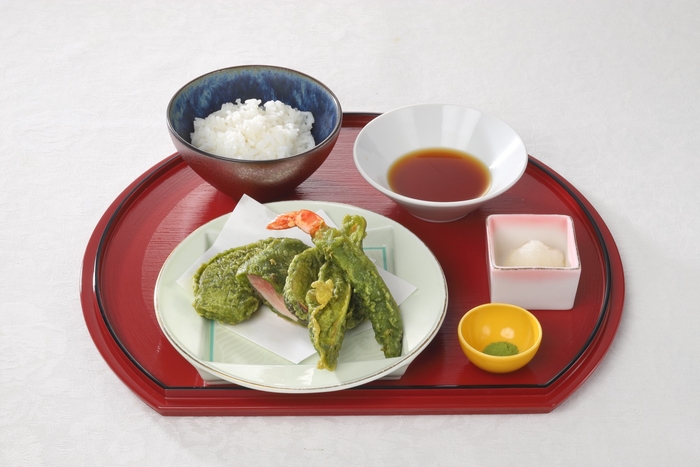 宇治抹茶の天ぷら<海老・鶏肉・野菜> 1,720円