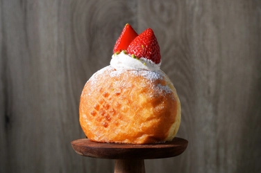 明治大学農学部学生農場が開発したいちごを使用した 生ドーナッツ「明治大学学生農園コラボストロベリー」 ミルクドドレイク都立大学駅前店にて新発売！