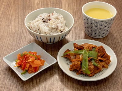 d7AHdp4FZrwFijNlRBmL.jpg?w=940&h=940