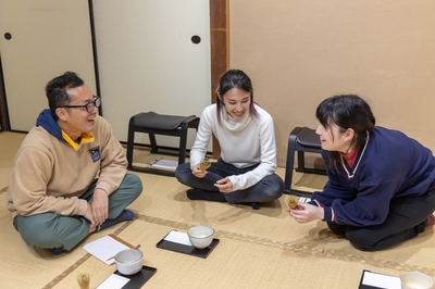 d7vinzWh928q7f2V1YCJ.jpg?w=940&h=940