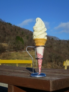 dLJI9z5yMKwbKZUKlJ6e.jpg?w=940&h=940