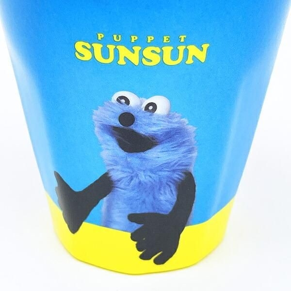 今にも飛び出してきそうなリアルさ！パペットスンスンのコップ