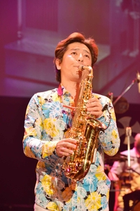 dMoHMbsK8PcAyQI2Zr9q.jpg?w=940&h=940