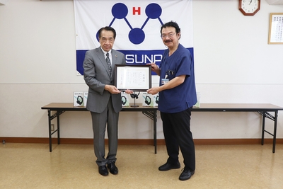 dNAb0iqtS8Op1F1DtVYa.jpg?w=940&h=940