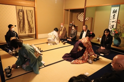 dROPNgrIUVBbDSf6T8Pz.jpg?w=940&h=940