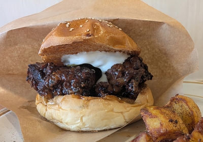 dT5UYViLFCKKRXrzzEyb.jpg?w=940&h=940