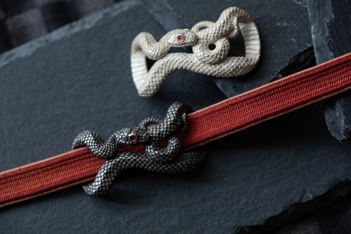 大蛇帯留め(ホワイト/ブラック) 4,400円