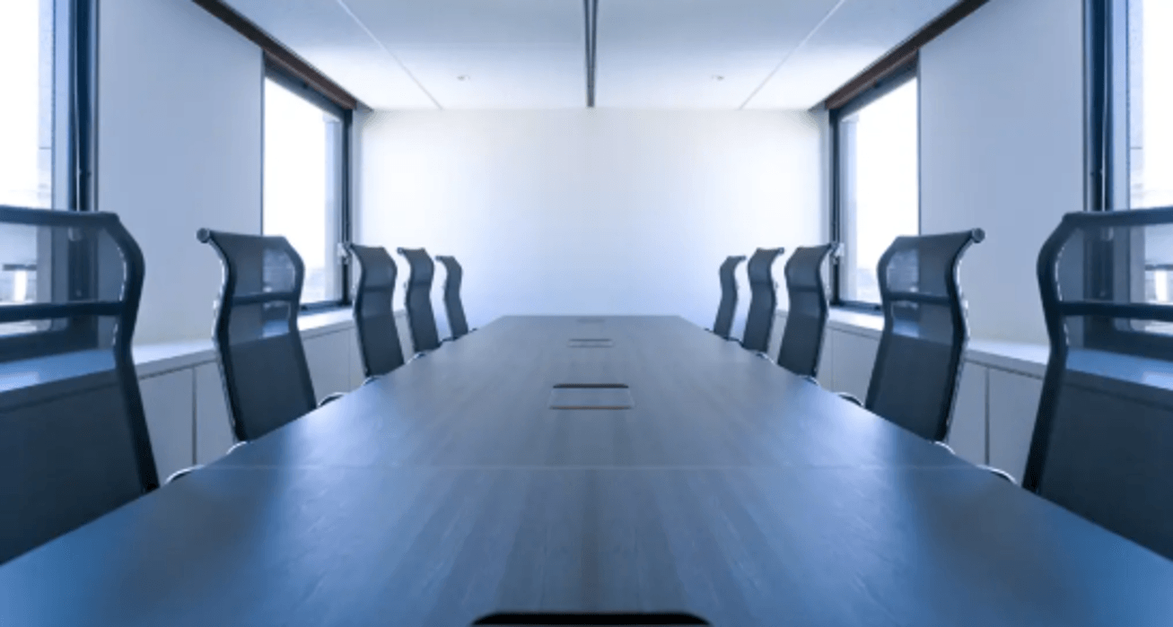 裁判の欠席は判決にどう影響する?不利を避ける方法や正しい手続きを紹介