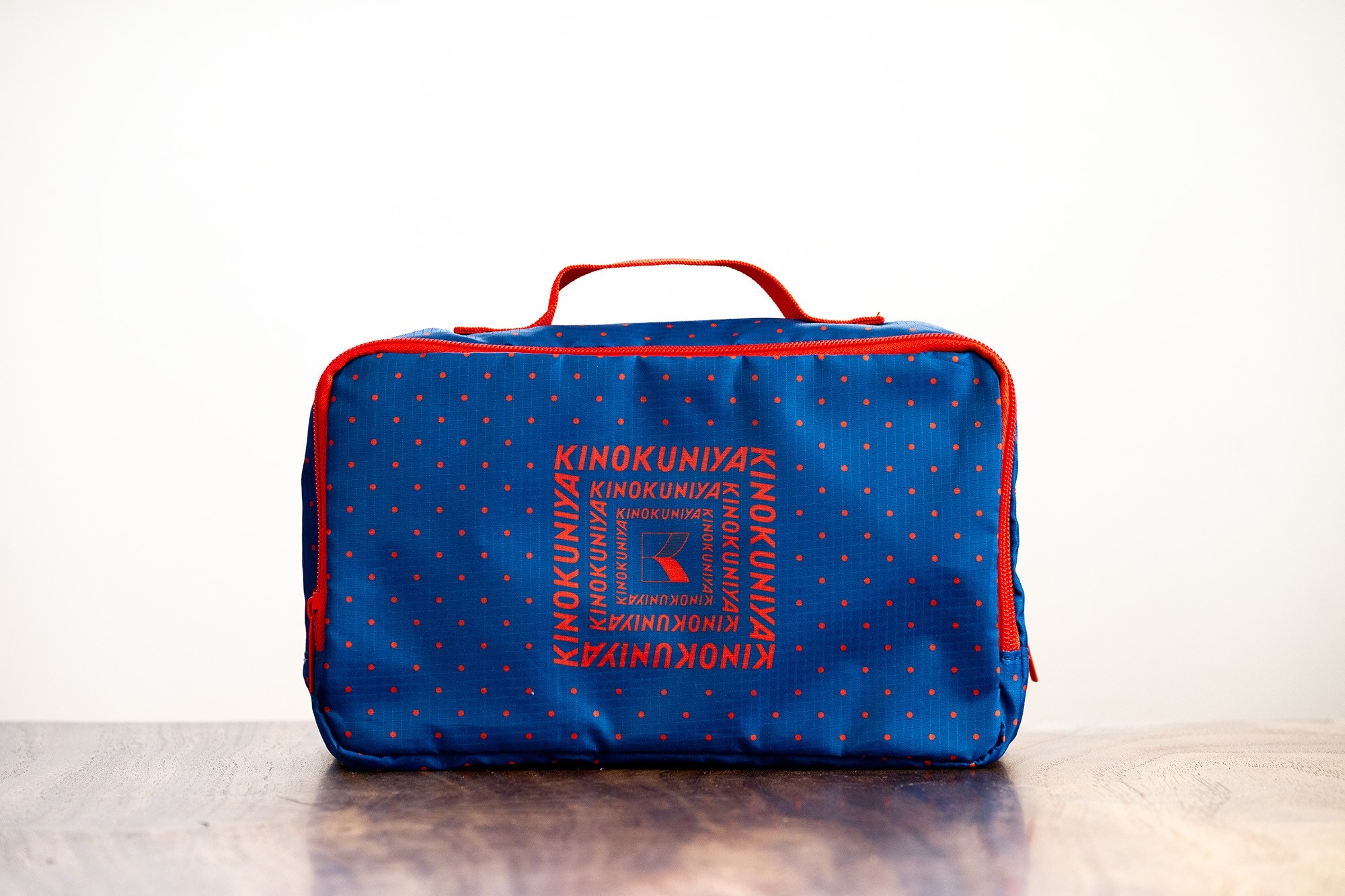 大好評】紀ノ国屋コラボ付録の第3弾！ たっぷり収納「KINOKUNIYA