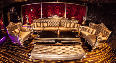 ROYAL VIP (フロア後ろの大型高級シート)