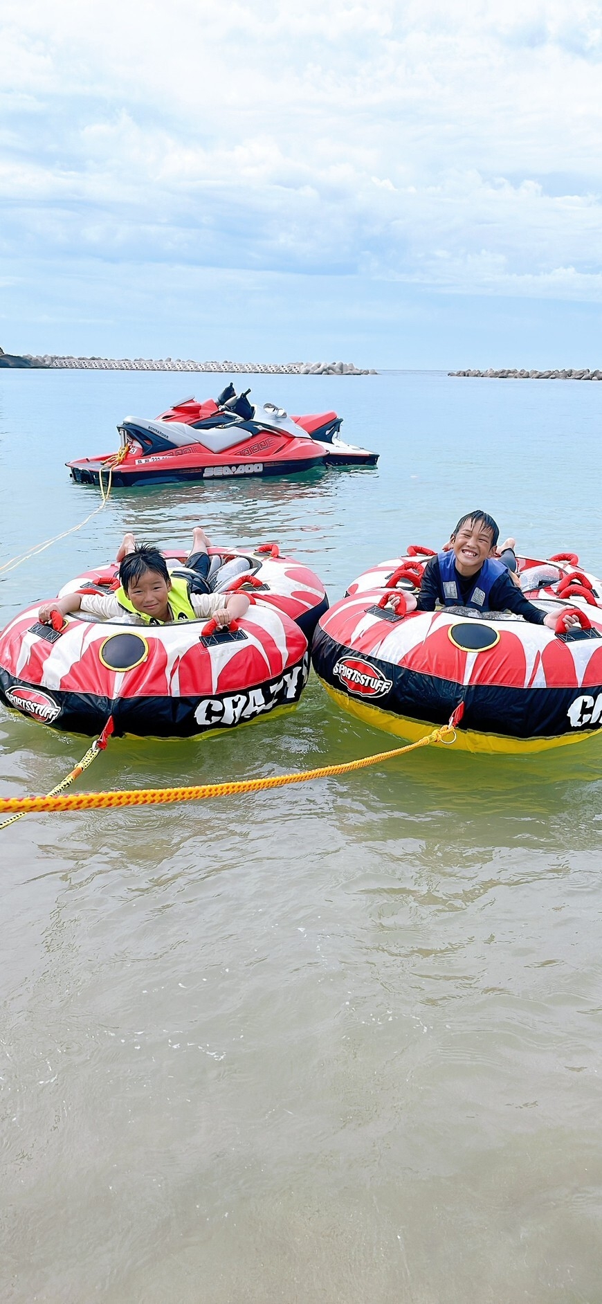 パラセーリング/ジェットスキーで子供の夏休みイベント