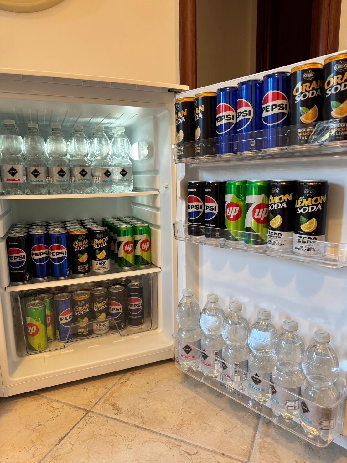 Sakura寮内の冷蔵庫の様子