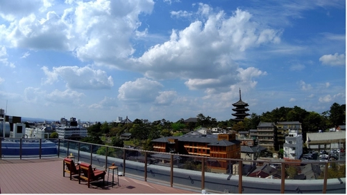 ＜古都奈良の宿　飛鳥荘＞ 世界遺産を望む屋上テラスラウンジ ［白雲-shirakumo-］が8月1日にグランドオープン！
