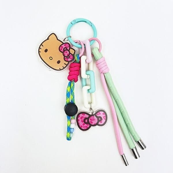 ハローキティのストラップチャーム