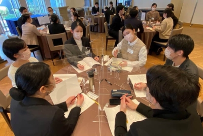 dvMDllUzximySMx56YnG.jpg?w=940&h=940