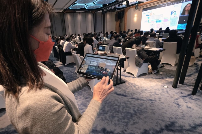 AECOMの10周年イベント、リアルイベント現場と同時に、バーチャル展示会も体験できます。