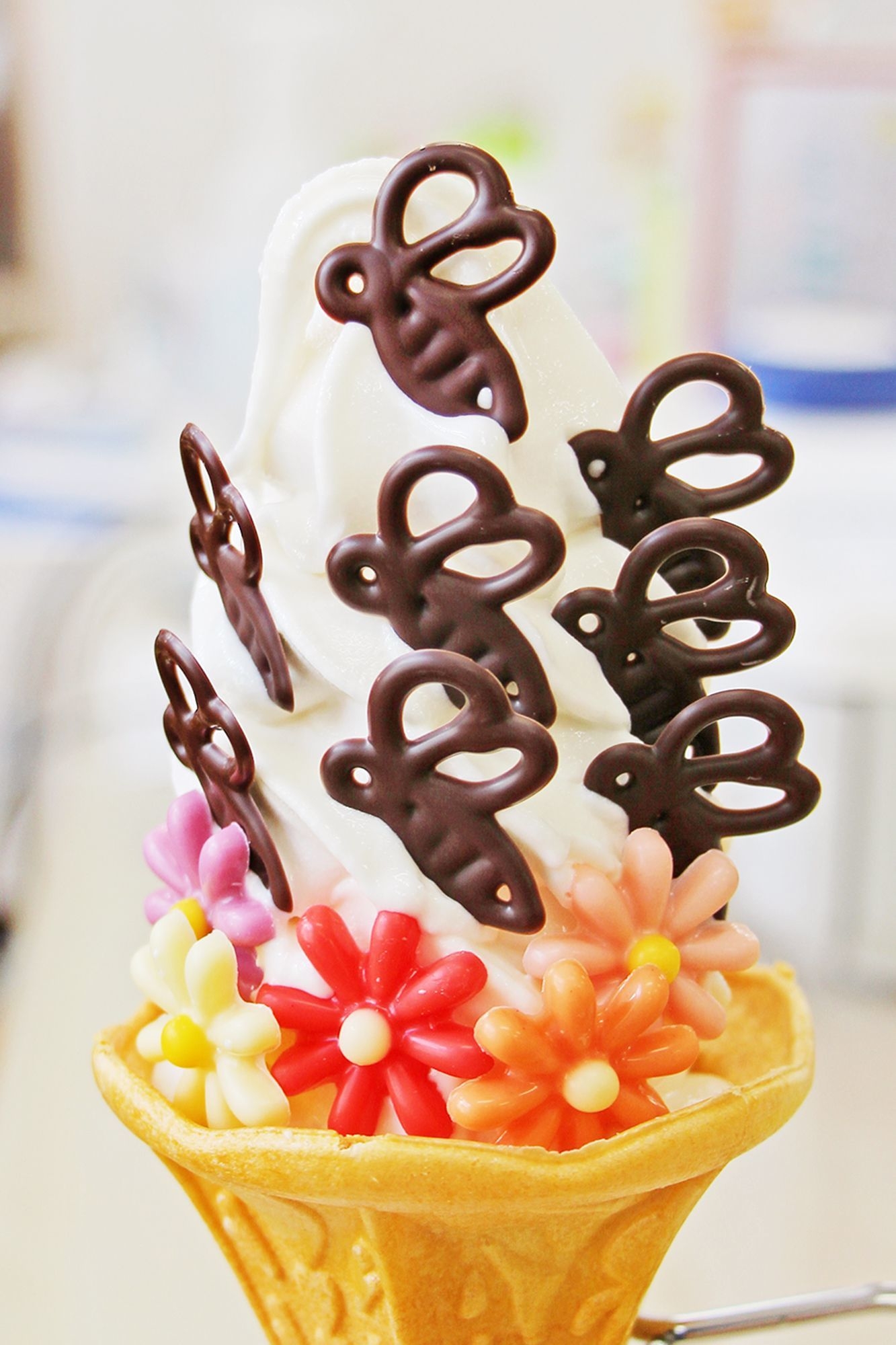 お花畑のみつばちソフト