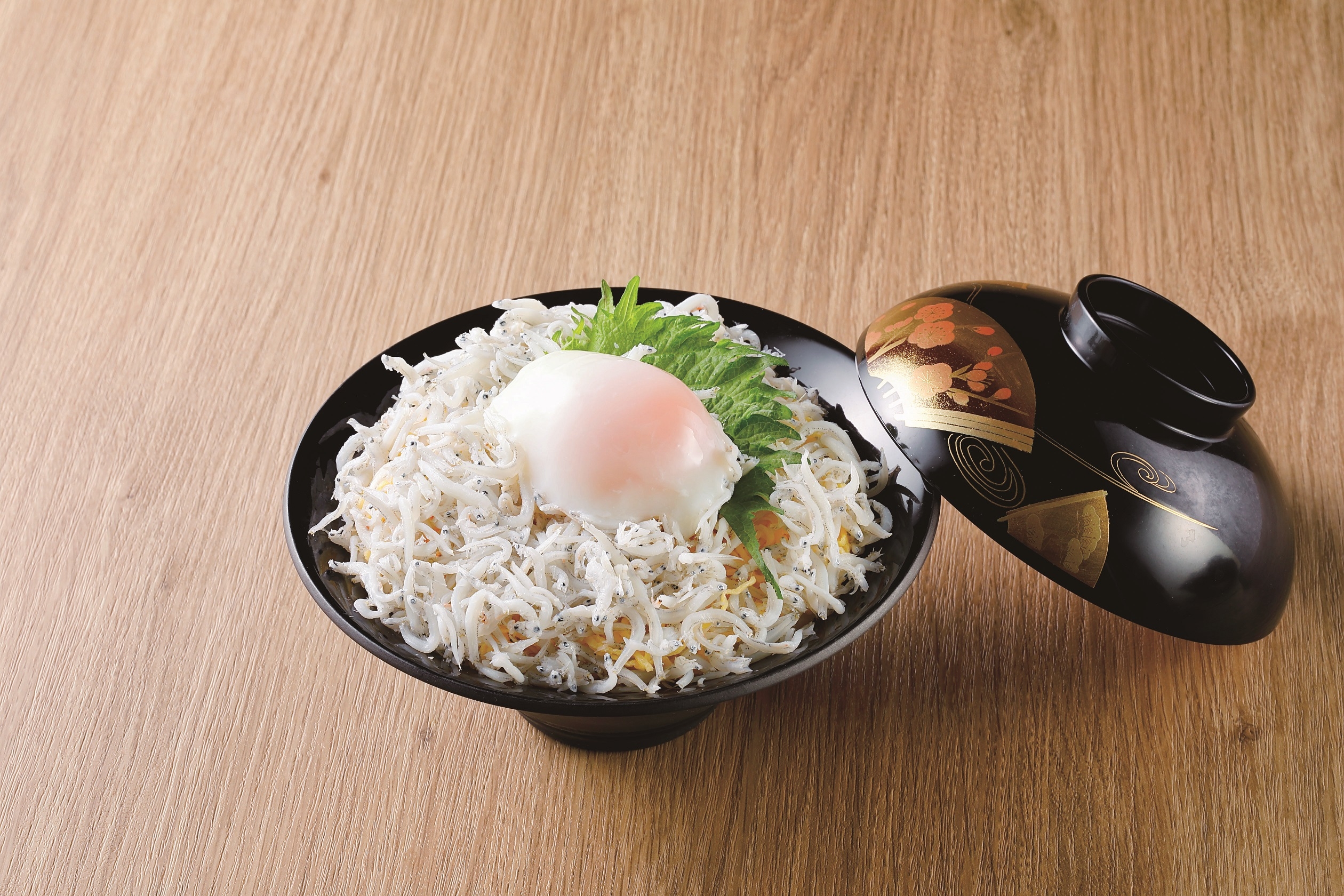 今が旬!上質なしらすがてんこ盛り 「瀬戸内産釜揚げしらす溢れる寿司丼」新発売