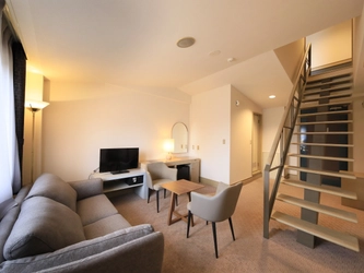 北軽井沢の愛犬と泊まれるホテルが【1日1室限定】信州ワイン付きプラン販売開始｜2025年6月～