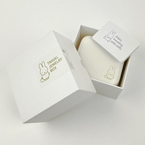 ミッフィーのおしゃれなアクセサリーケース