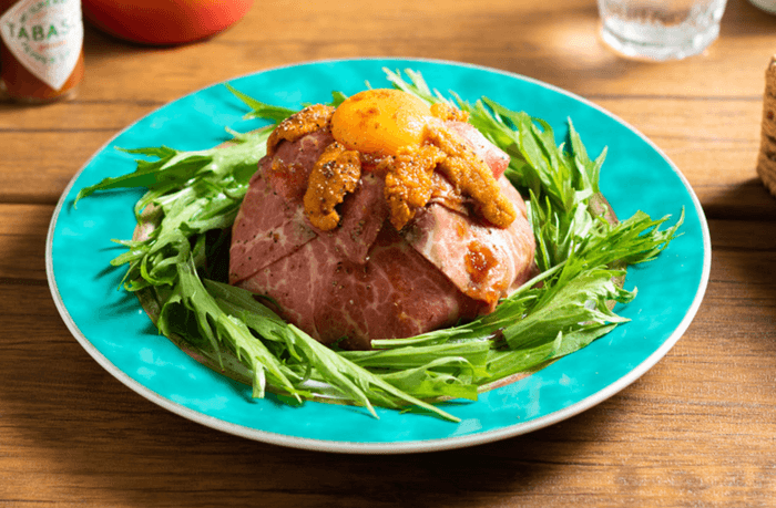 贅沢な雲丹ちらしバージョン。少なめのヘルシーサイズや、男性に人気のボリュームサイズもあります。