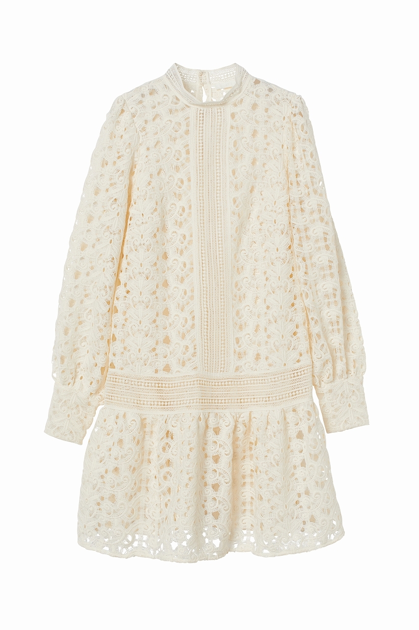 ¥7,499(100%リサイクルポリエステル) ※店舗: 渋谷店・新宿店・二子玉川ライズ店・名古屋松坂屋店・心斎橋店