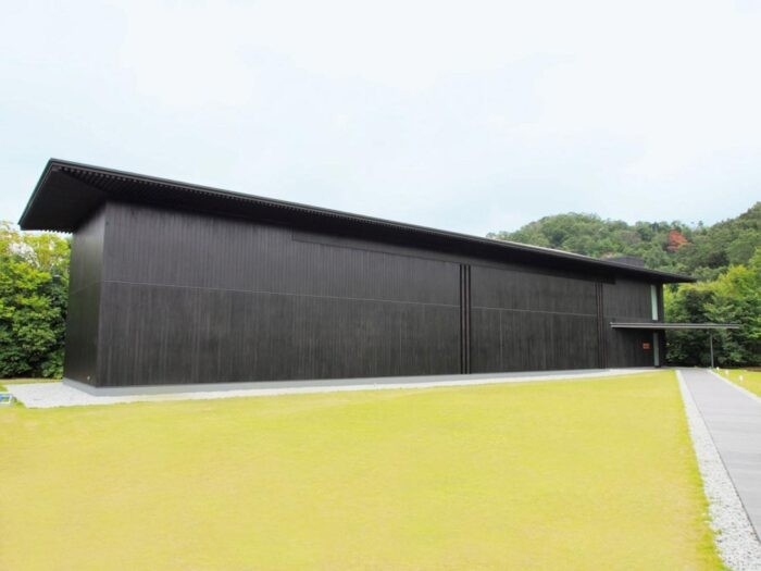 和久傳ノ森【森の中の家 安野光雅館】