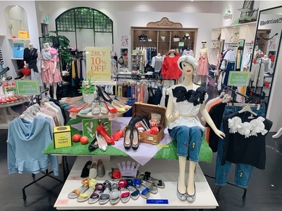 【TRECODE】ピクニックのような演出で見て楽しめるディスプレイ