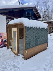 個室型の薪サウナ