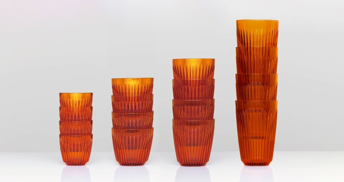 (左から)3オンス、6オンス、8オンス 、12オンス/4サイズ