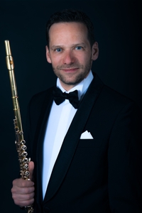 eUG61PM5cK2lU66CfyNj.jpg?w=940&h=940