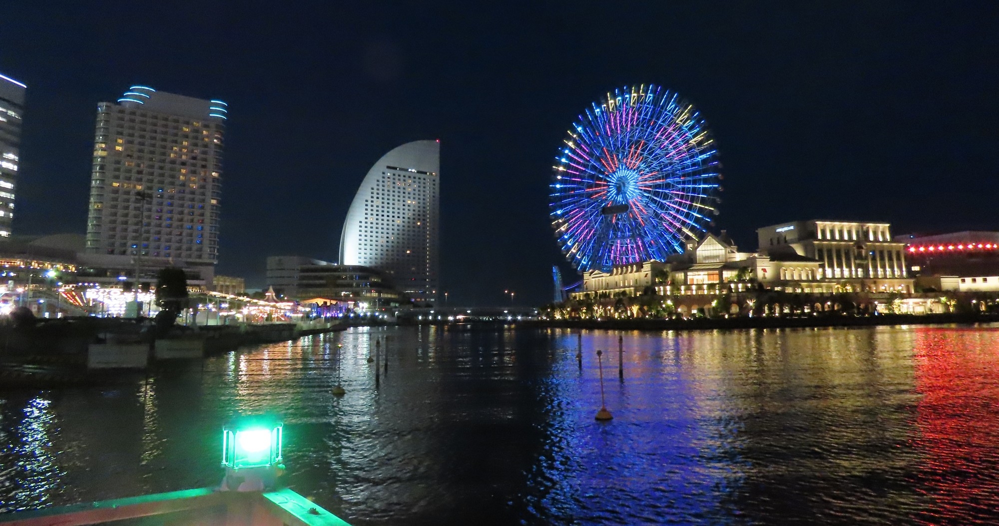 横浜・みなとみらいの夜景のイメージ