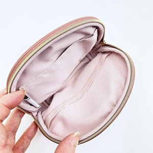 ミッフィーのドルチェシリーズのポーチ