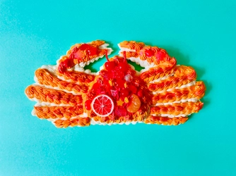 福井市美術館「お菓子の美術館 渡辺おさむ展」で 本物の越前蟹解禁に合わせた特別イベントを11月9日開催