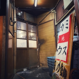 左手に店舗はございます　
