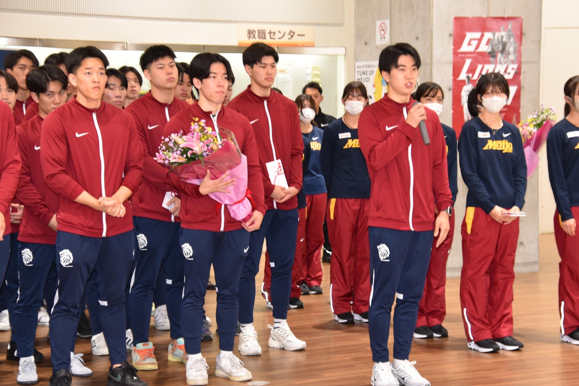 決意を述べるハンドボール部の宮城海士主将(法学部4年)