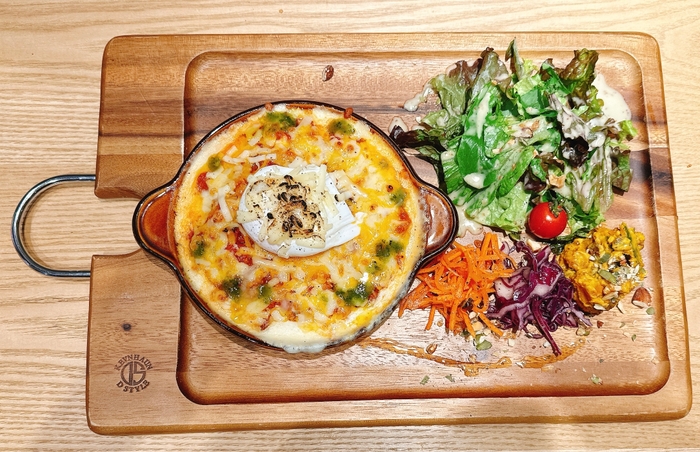 きのこのボロネーゼとベシャメルソースのドリアプレート