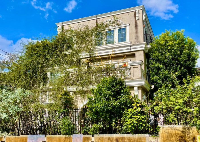 会場:假屋崎省吾氏の私邸