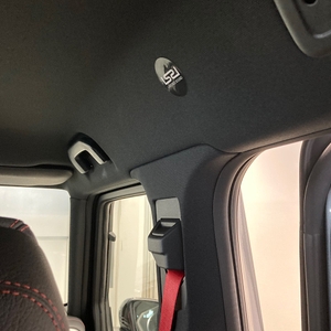 右リア天井(ステッカーは撮影用マーカー)