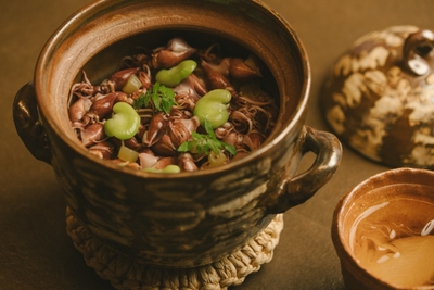 艶やかな丹後こしひかりを使った季節の土鍋御飯[一例]