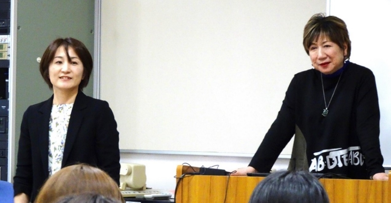 講師の佐藤香代氏(右)