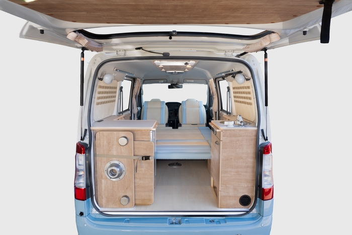 「レクビィ コット」後方から