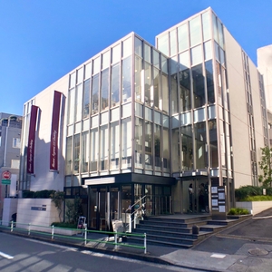 f9iPs9uxTheLcZy1LjFm.jpg?w=940&h=940