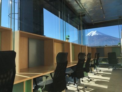 fE3pSOUiRD6lyCB85scI.jpg?w=940&h=940