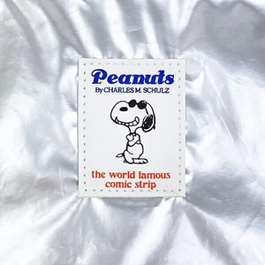 スヌーピーのメタリックバッグ