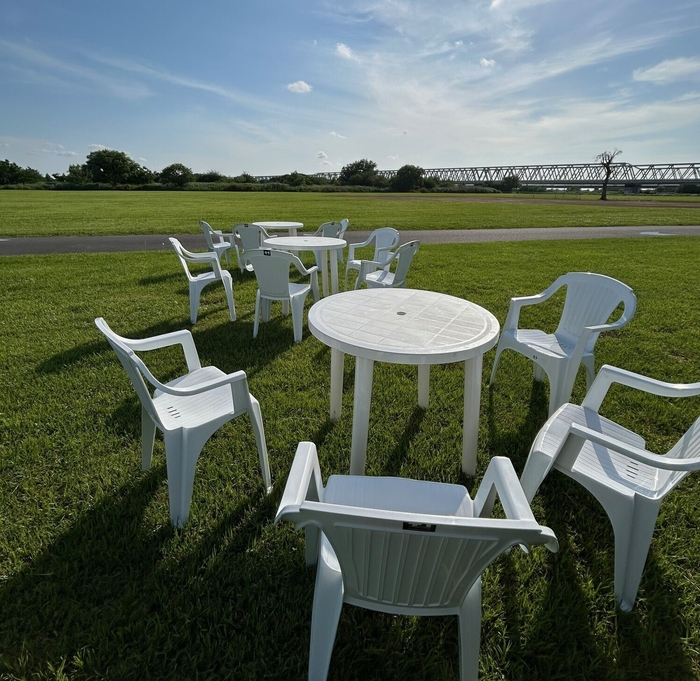 テーブル席のイメージ写真