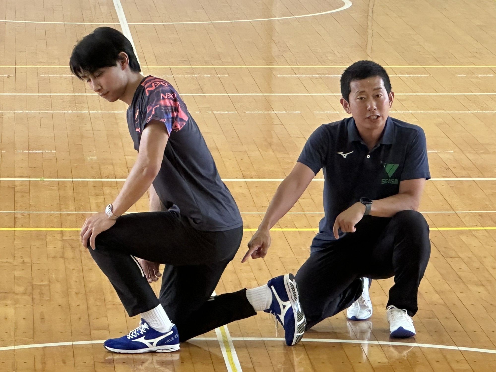 本学の秋澤一輝先生が大磯小学校にて体育の授業を行いました。
