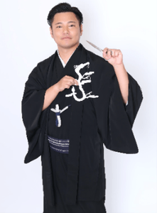 紙切り芸人・林家 楽三郎氏