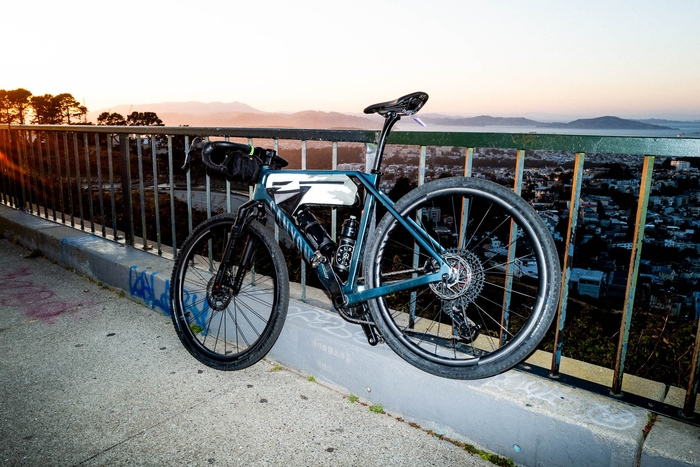 グリズル CF 9 RIFT ESCAPE ¥1,039,000(消費税込)