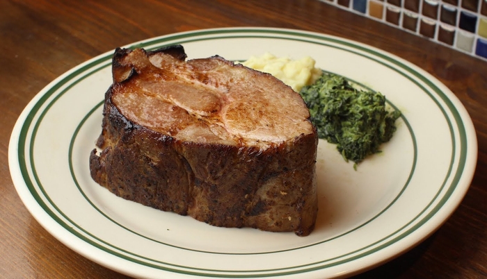 富士山(450g) 1,900円(税込) たっぷり肉を食べたい気分の日にぴったりのサイズ。